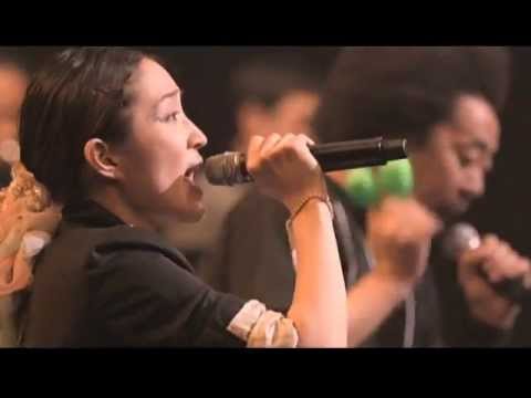 安藤裕子 / ぼくらが旅に出る理由（from LIVE DVD「秋の大演奏会」） - YouTube