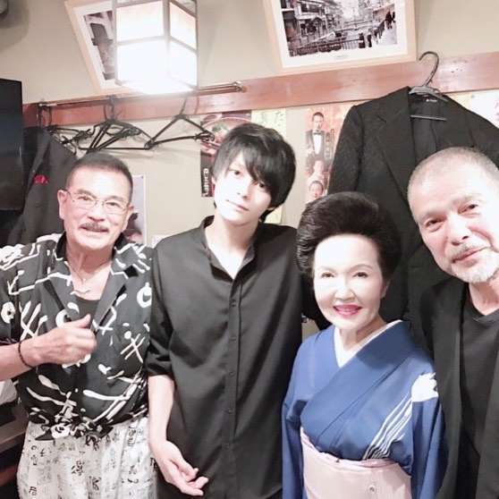 新田真剣佑の弟デビュー、親子ハリウッド目指し千葉真一が鬼特訓