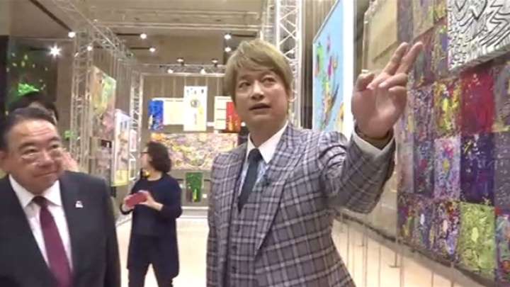 香取慎吾さん、パリの“ルーブル美術館”で個展