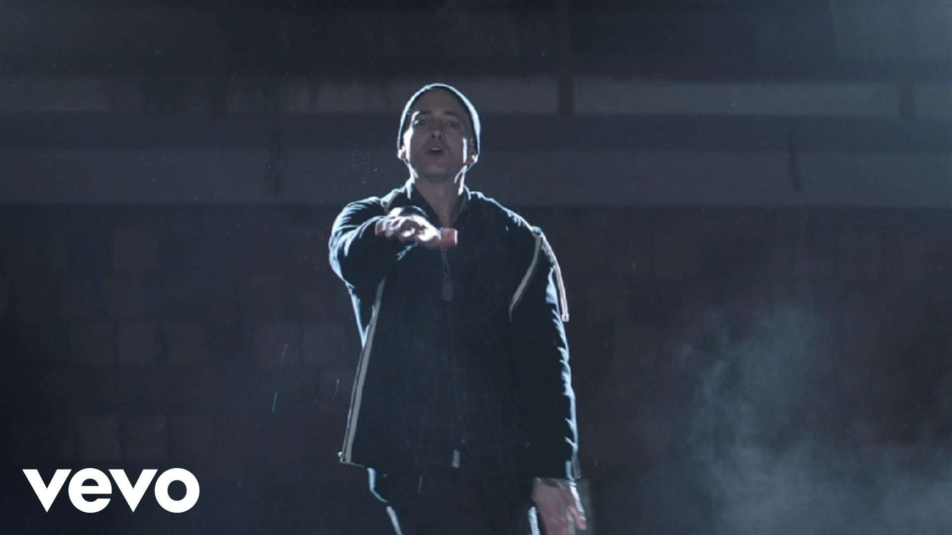 Eminem - Guts Over Fear ft. Sia - YouTube