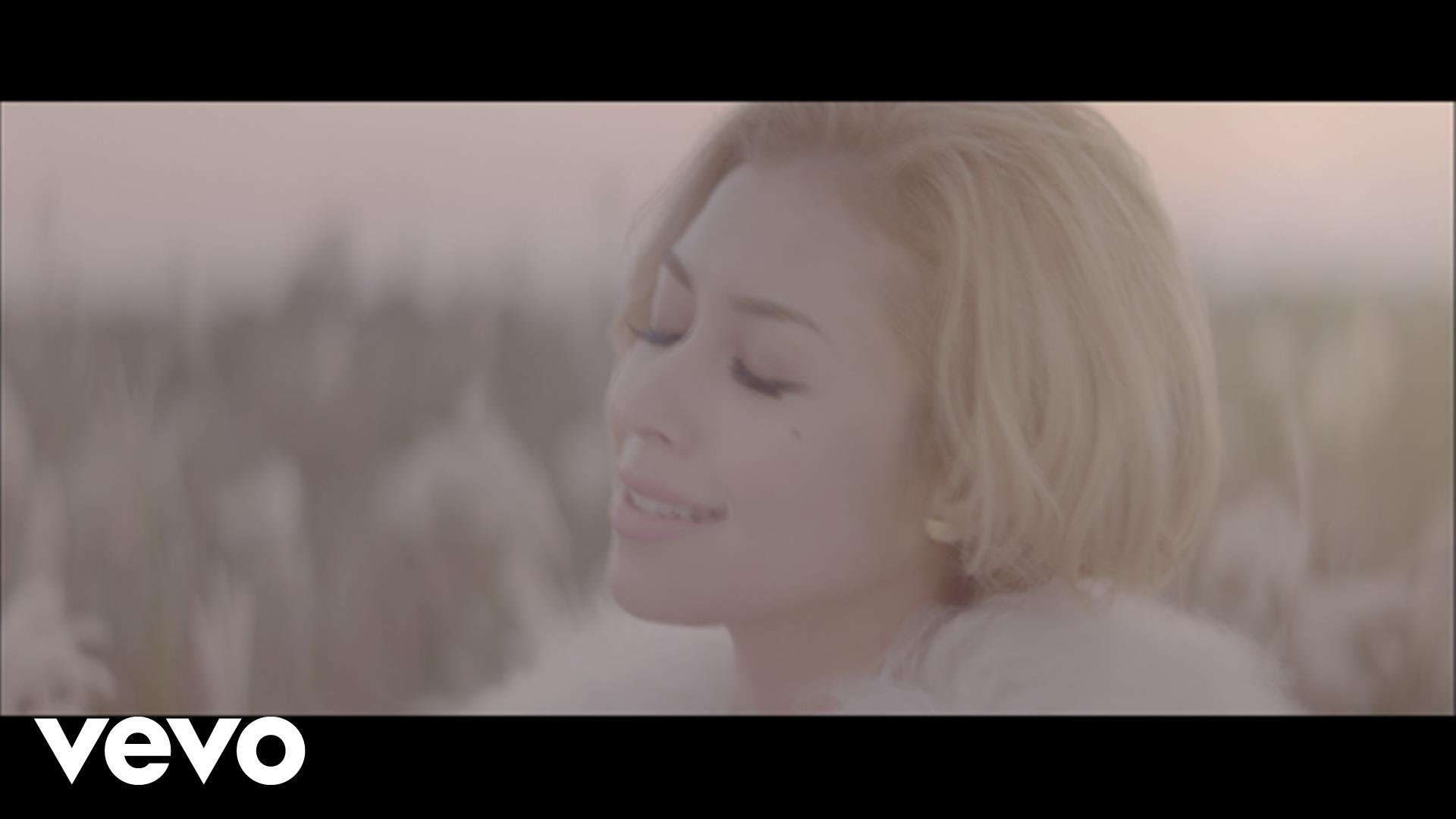 BENI - 粉雪 - YouTube