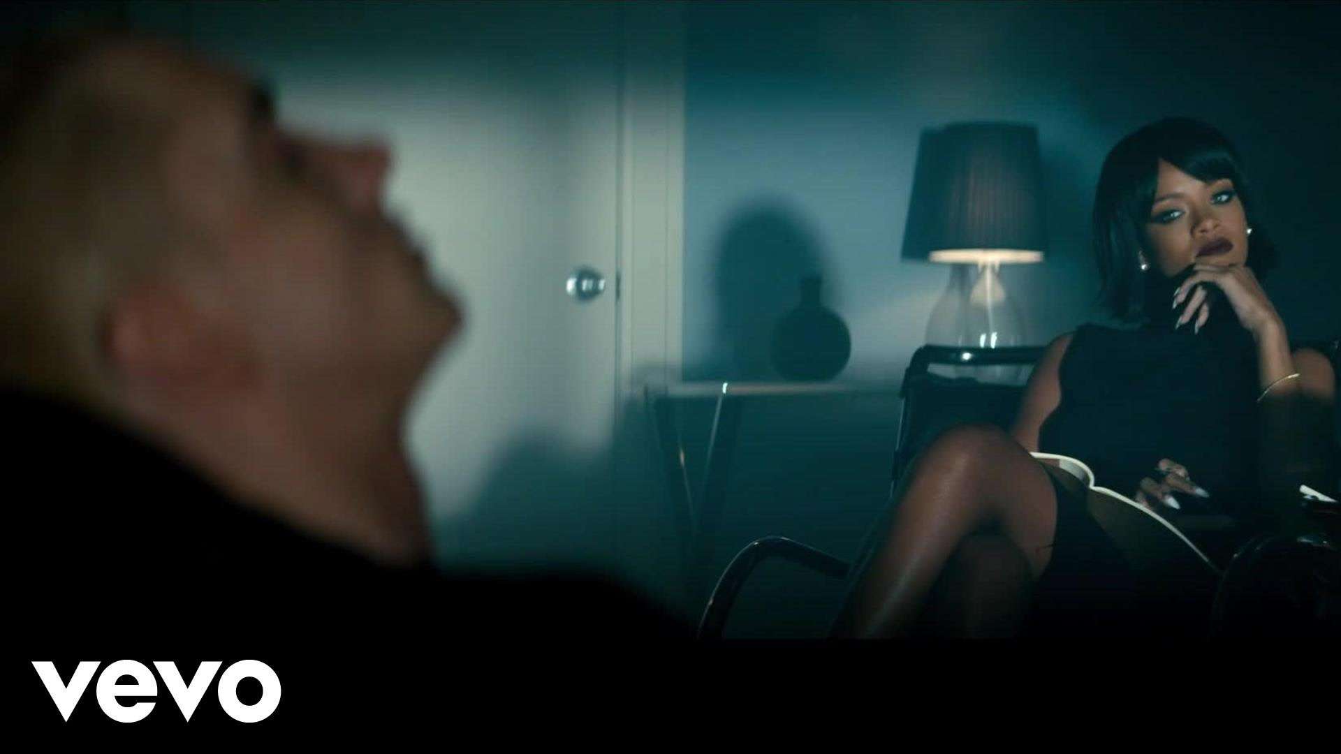 Eminem - The Monster (Explicit) ft. Rihanna - YouTube