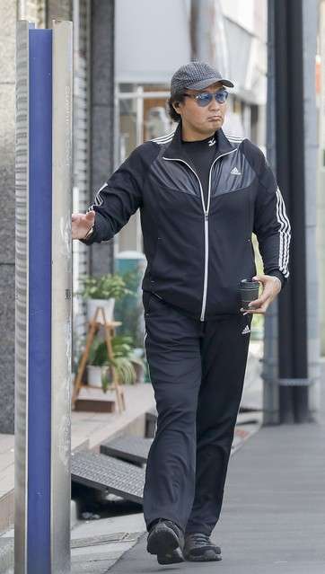 熱中症だったのに厚着でタバコをすぱすぱ　貴乃花親方の生活習慣がヤバイ