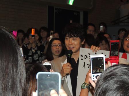 ジャニーズWEST藤井流星、佐々木蔵之介らからバースデーサプライズ「すっかりやられました」