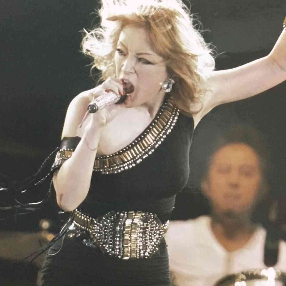 浜崎あゆみ、久しぶりの“ボブヘア”で雰囲気一新 「かわいい」と話題