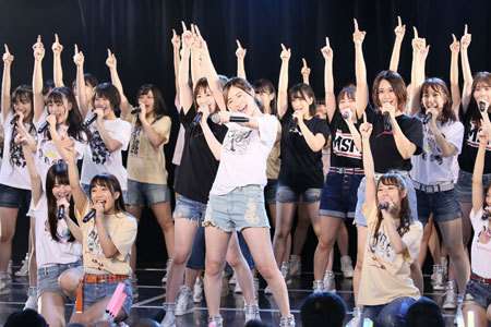 松井珠理奈がSKE10周年公演に登場「声援すごすぎる」とファンに感謝