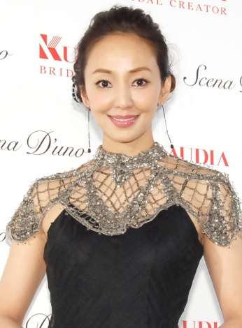 神田うの、エルメスの特注ケリーバッグを披露して羨望と絶賛の声が入り混じる