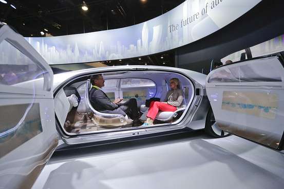       自動運転車、米で交通事故90％削減も＝マッキンゼー - WSJ    