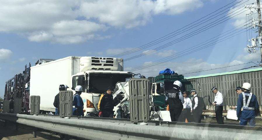 4台玉突き、子供含む3人死亡　兵庫・加古川バイパス