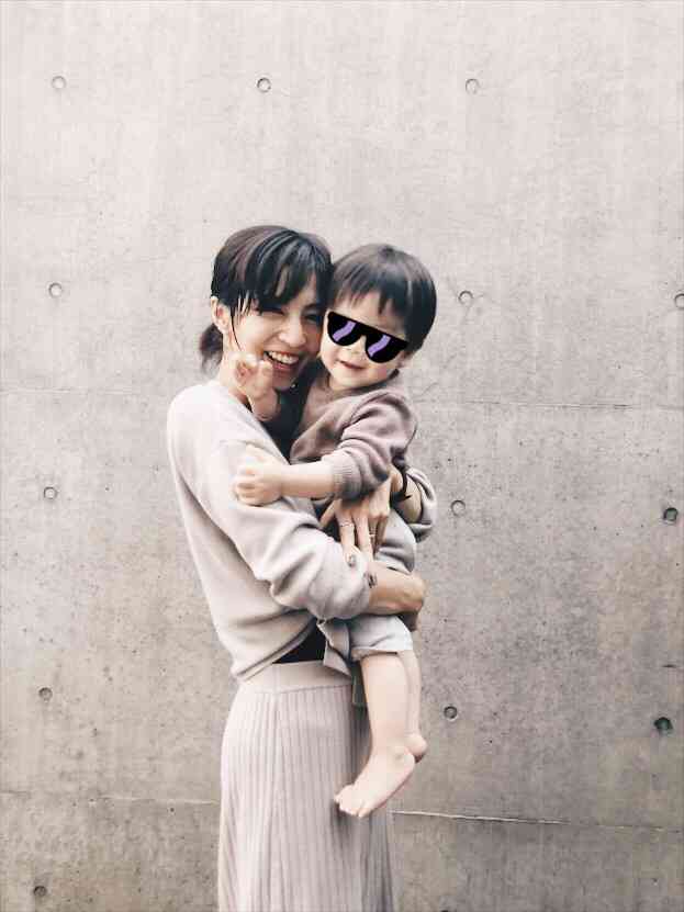 安田美沙子、愛息子とのキスショット公開