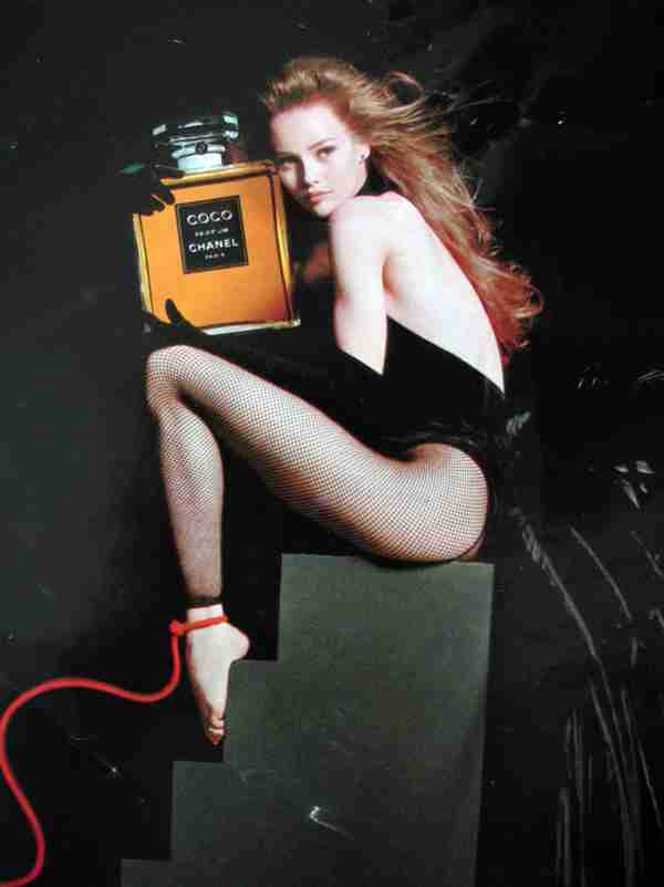 色々な化粧品ポスターが見たい！