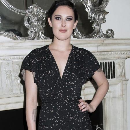 ブルース・ウィリスの娘ルーマー・ウィリス、30歳を機にタトゥー除去