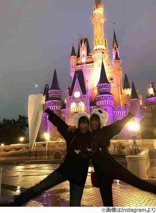 岡副麻希＆小島瑠璃子が“ハロウィーンディズニー”満喫