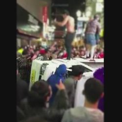 渋谷 ハロウィーンでトラブル相次ぐ 軽トラ横転 痴漢 盗撮で逮捕者も