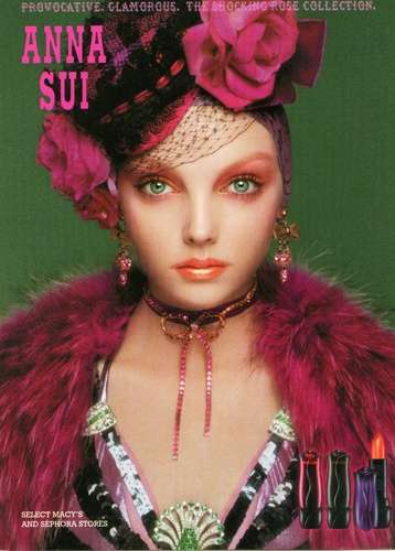 色々な化粧品ポスターが見たい！