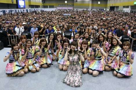 “本家”指原莉乃、「恋チュン」大ヒットのタイを初訪問「こんなにも流行っているとは…」