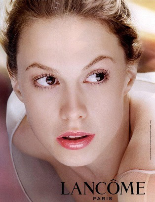 色々な化粧品ポスターが見たい！