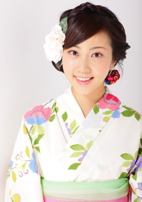 剛力彩芽、北川景子、菜々緒も… タレ目より吊り上がった