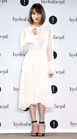 後藤真希、メンズライクなスーツ姿に「イケメン」の声相次ぐ
