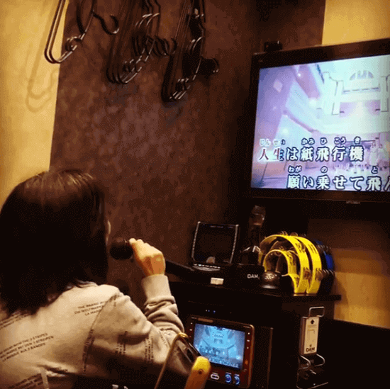 鬼束ちひろ、AKB48熱唱動画にファン騒然「カラオケのレベルを超えている」