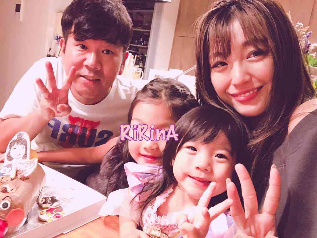 @yuuukiiinaaa - Instagram:「みんなに祝ってもらってhappyなまかちんでした????#cakeは6年前から#お世話になってる@citabria_catering Junさん♥️いつも本当にありがとうございます?❤️#りぃ姉さんがプレゼント選び」