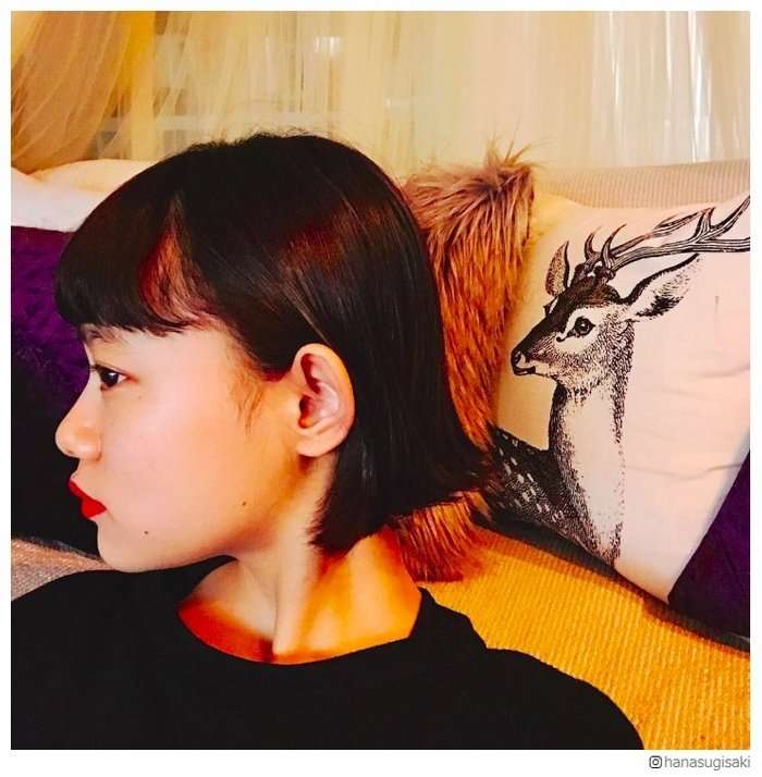 杉咲花、赤リップ＆黒髪ショートボブ姿に「どんどん綺麗になってく」「お人形さんみたい」と反響続々 - モデルプレス
