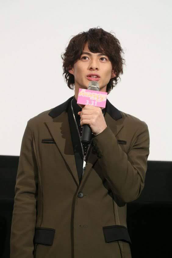 “ナチュラル天然”の平野紫耀、“ビジネス天然”疑惑を否定 