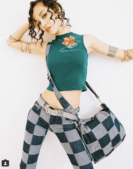 水原希子、独特な自ブランド服着用で「細すぎる！」「髪型もメイクもかっこいい」の声