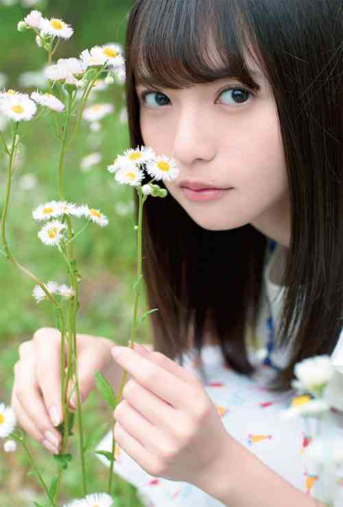 白石麻衣写真集22度目の重版で33万部突破「異常事態」ロングヒット