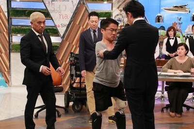義足の乙武洋匡氏と肩組み感動の松本人志、最後は「いつか2人で歩いて風俗行きましょう」