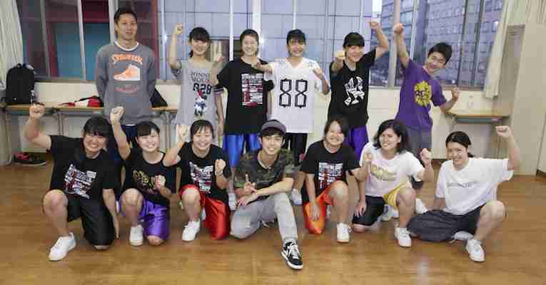 ダンス部訪問★「力を入れることだけがポップじゃない」DA PUMP YORIが二松学舎高校にワークショップ訪問！ | ダンストリート