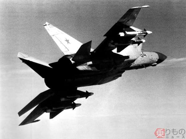 MiG-25函館へ！　冷戦さなかの「ベレンコ中尉亡命事件」が日米ソにもたらしたものとは | 乗りものニュース