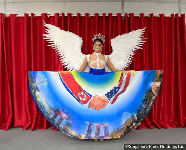 米朝国旗入りドレスに批判殺到　シンガポールのミス代表