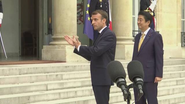 日仏首脳 栃木で不明の仏女性家族とエリゼ宮で面会
