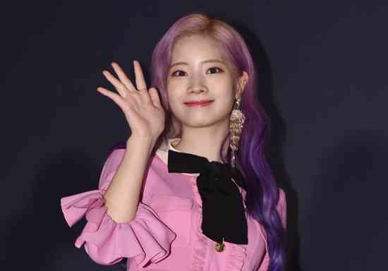 TWICE『紅白』出演でNHK受信料不払いの動きも…「（Tシャツが）慰安婦活動の資金に」 | ビジネスジャーナル