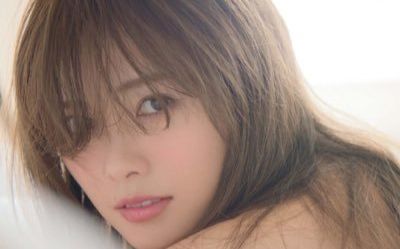 【乃木坂46】歴史的快挙！白石麻衣 写真集「パスポート」33万部突破"異常事態” : 坂道グループまとめ