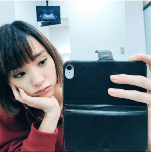 剛力彩芽、舞台初日を迎え自撮り写真が話題に「かわゆぅぅ」「指がきれい」(1ページ目) - デイリーニュースオンライン