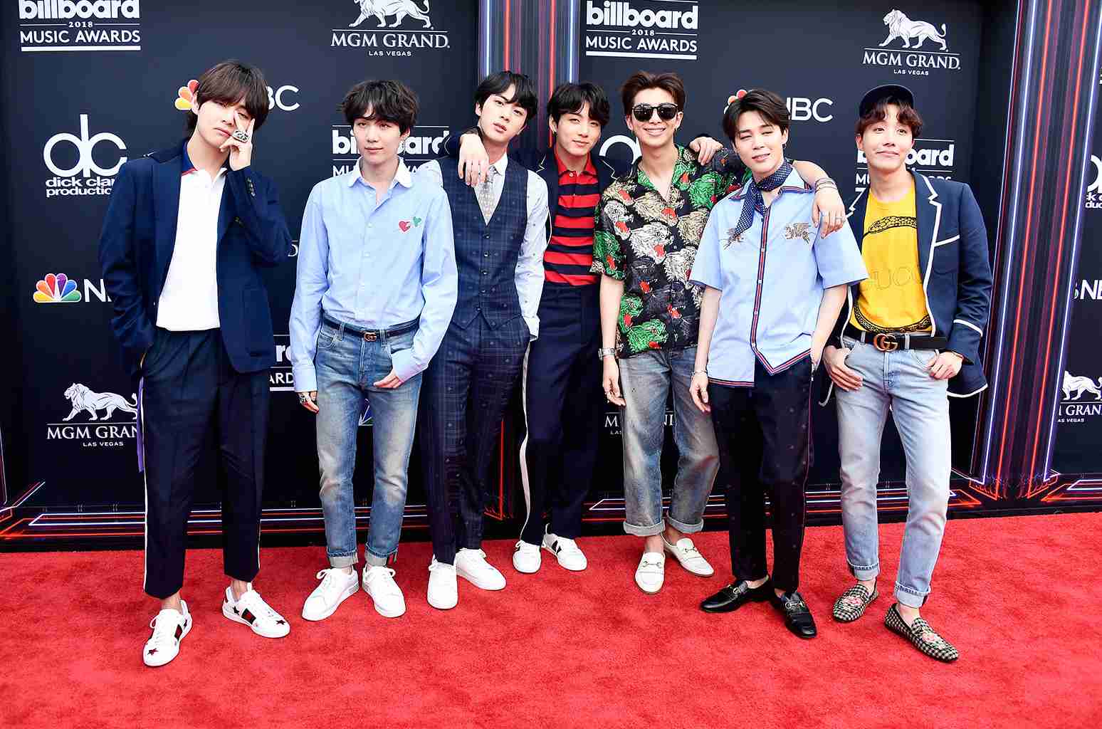 BTS Earns First No. 1 Album on Billboard 200 Chart With ‘Love Yourself: Tear’ | Billboard