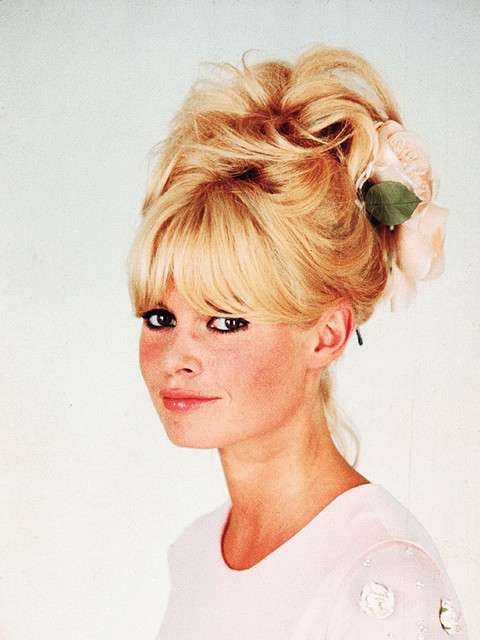 いろんなまとめ髪が見たいです。