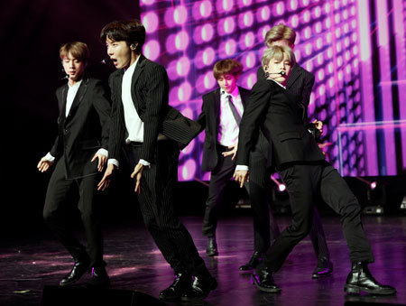 ＢＴＳ“原爆Ｔシャツ”騒動拡大　なぜ韓国スターは反日行動に出るのか（東スポWeb） - Yahoo!ニュース