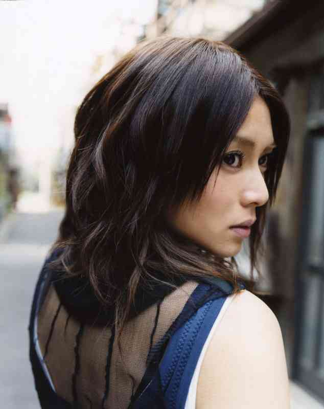 横顔が綺麗な芸能人