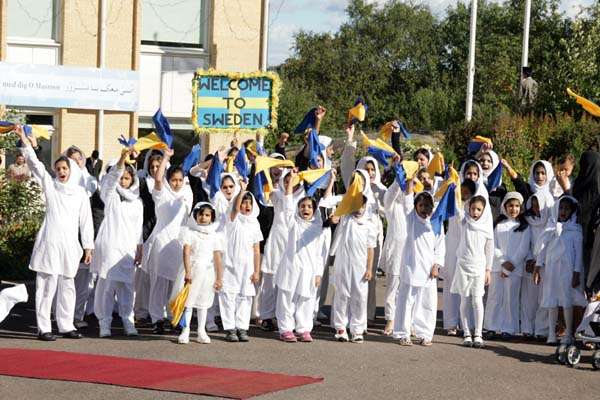 スウェーデン人に日本人が抱くイメージを漫画で伝えたところ、現実の姿が露わになって返ってきた…「すげーショックだ」