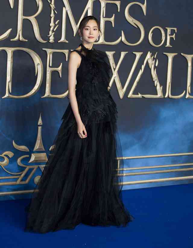 桐谷美玲、佐田真由美と美女2ショット共演 「顔が変わった」と困惑の声も