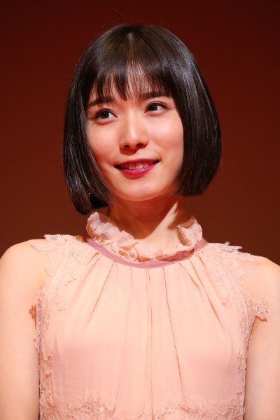 松岡茉優とJUMP有岡大貴が交際　