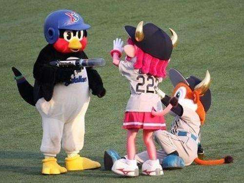 プロ野球選手、球団マスコットの画像を貼りましょう
