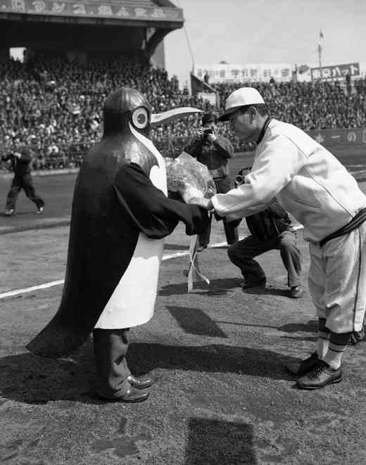 プロ野球選手、球団マスコットの画像を貼りましょう