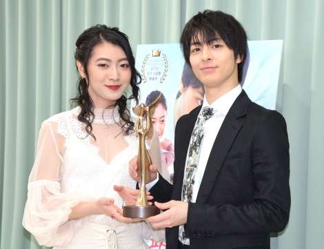 高杉真宙&安田聖愛、快挙達成で喜び会見 共演作が『モナコ国際映画祭』最優秀作品賞