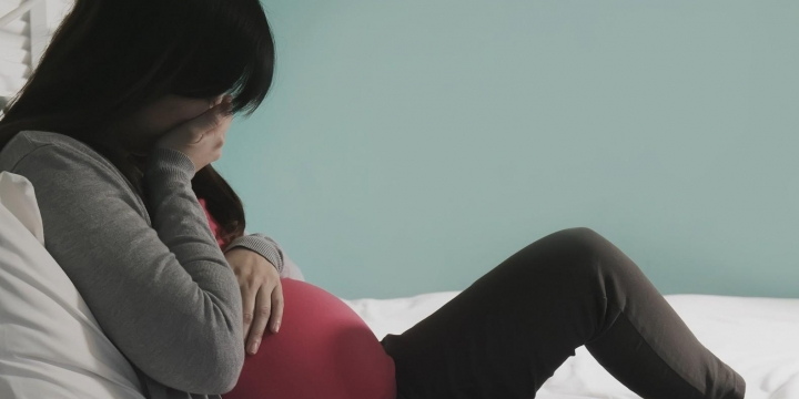 妊娠中、夫から告げられた「3年目の離婚」計画…「肉体関係のない愛人と再婚したい」 - 弁護士ドットコム