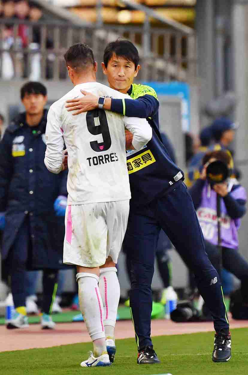 トーレス残留へ　「サガンが大好きだ」（西日本スポーツ） - Yahoo!ニュース