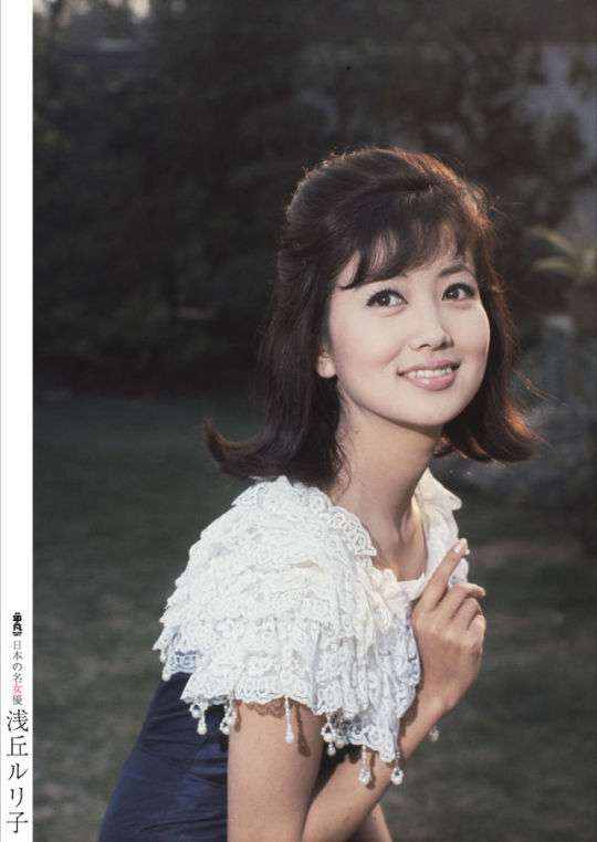 昭和の美人タレントの画像を貼ってください